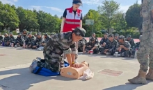 军训学急救 上好生命“必修课”